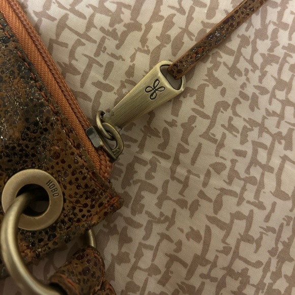 HOBO Leopard Print Clutch Wallet wristlet - Picture 4 of 7